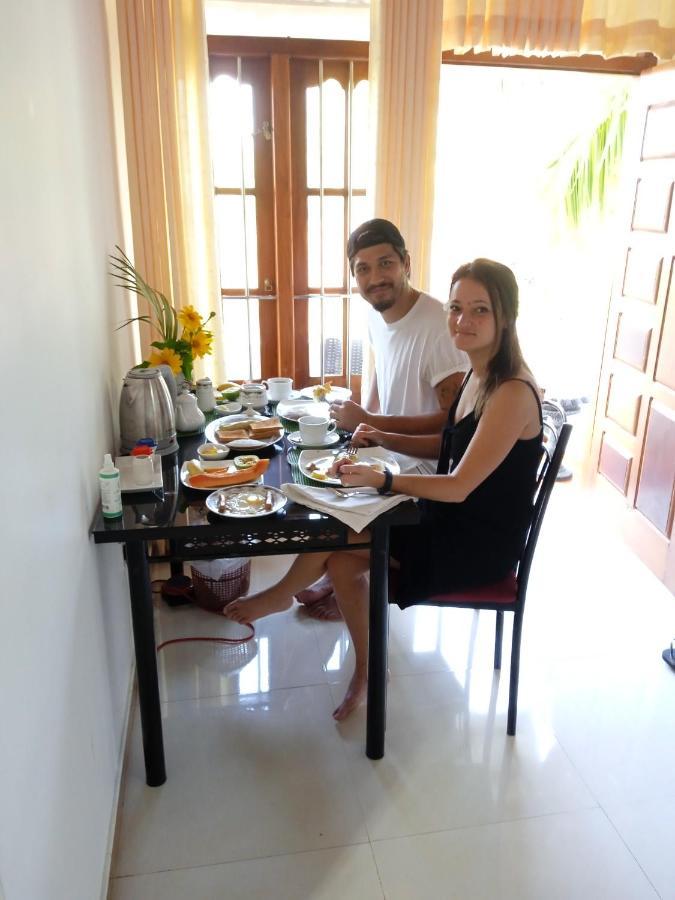 Hotel Senero House à Bentota Extérieur photo