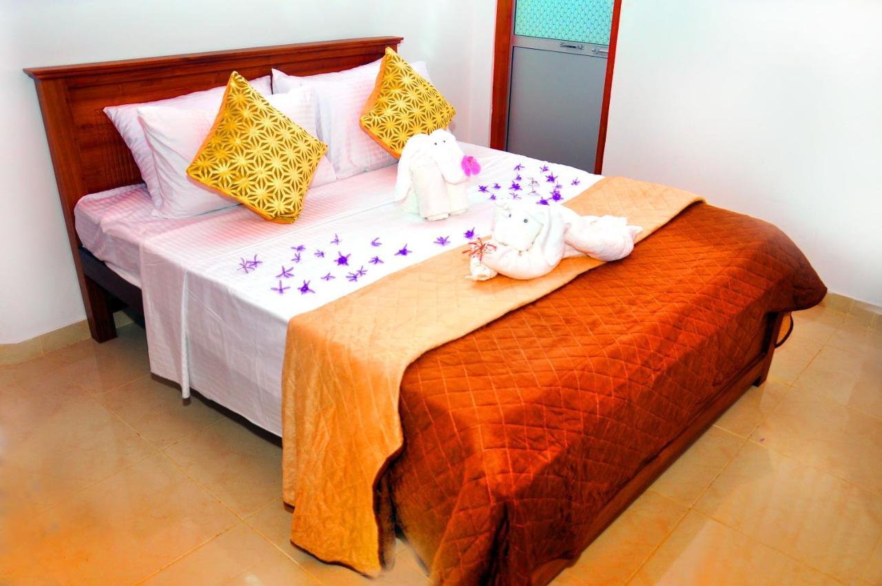 Hotel Senero House à Bentota Extérieur photo