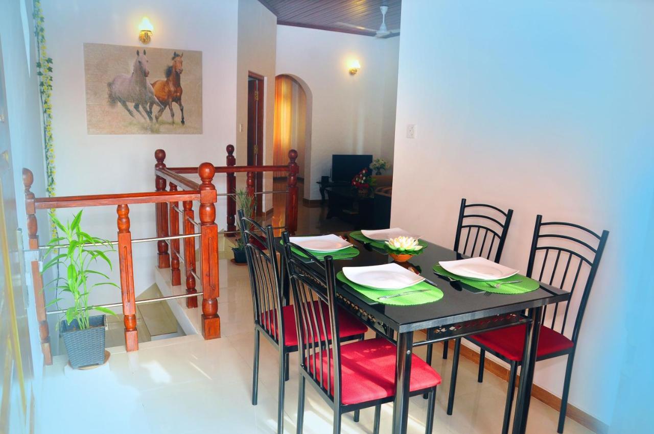 Hotel Senero House à Bentota Extérieur photo